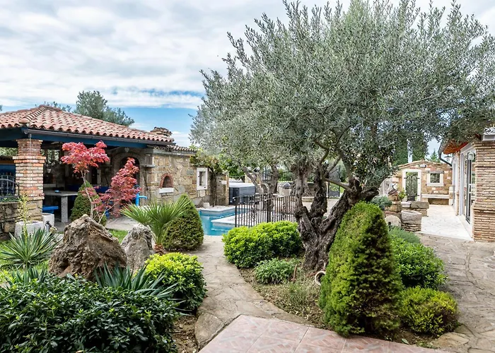 ヴィラ Villa Izola *