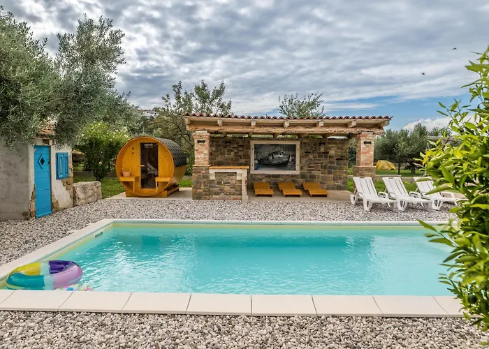 ヴィラ Villa Izola イゾラ