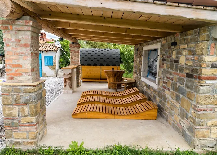 ヴィラ Villa Izola *