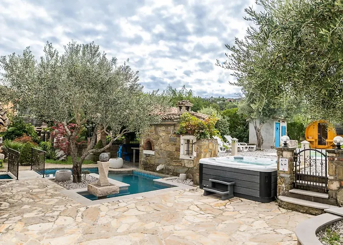 ヴィラ Villa Izola *