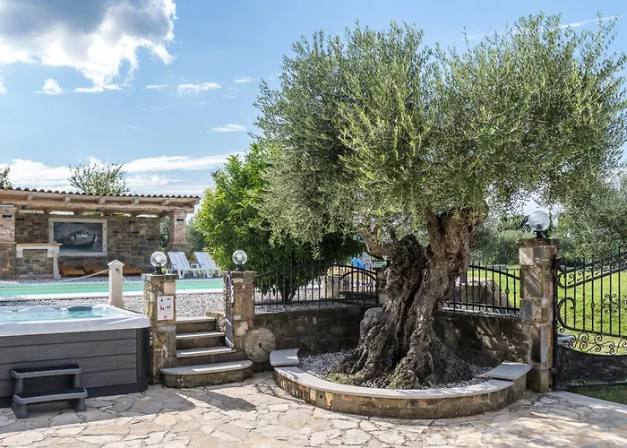 Villa Izola ヴィラ *